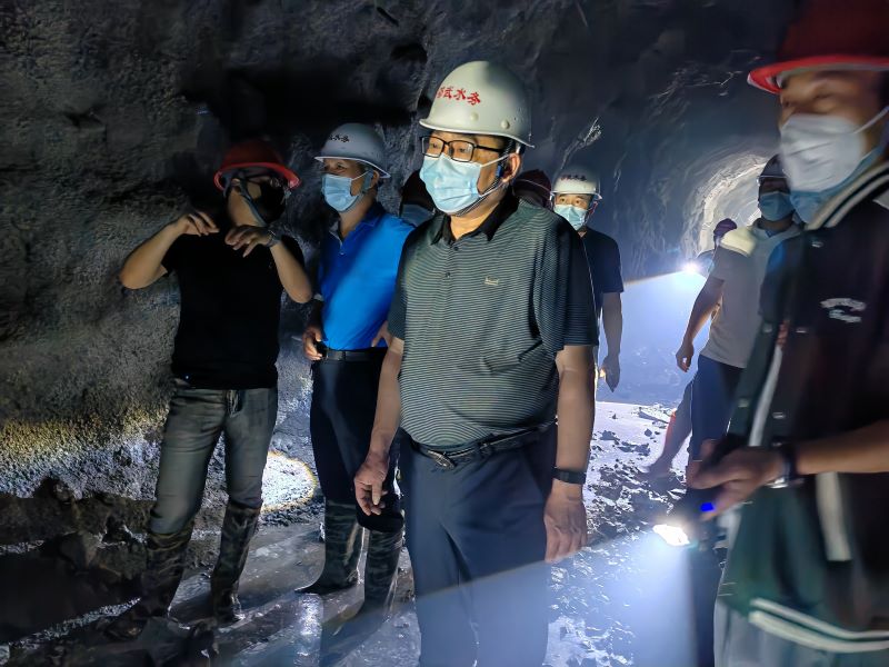 邵武水务公司长坪水厂进出水管项目隧洞全线贯通